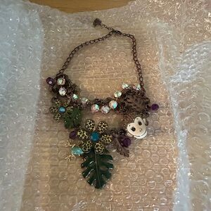 Betsey johnson jungle necklace